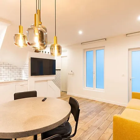Town House Nation, Bastille, Ac By Lcc Agency * Parigi